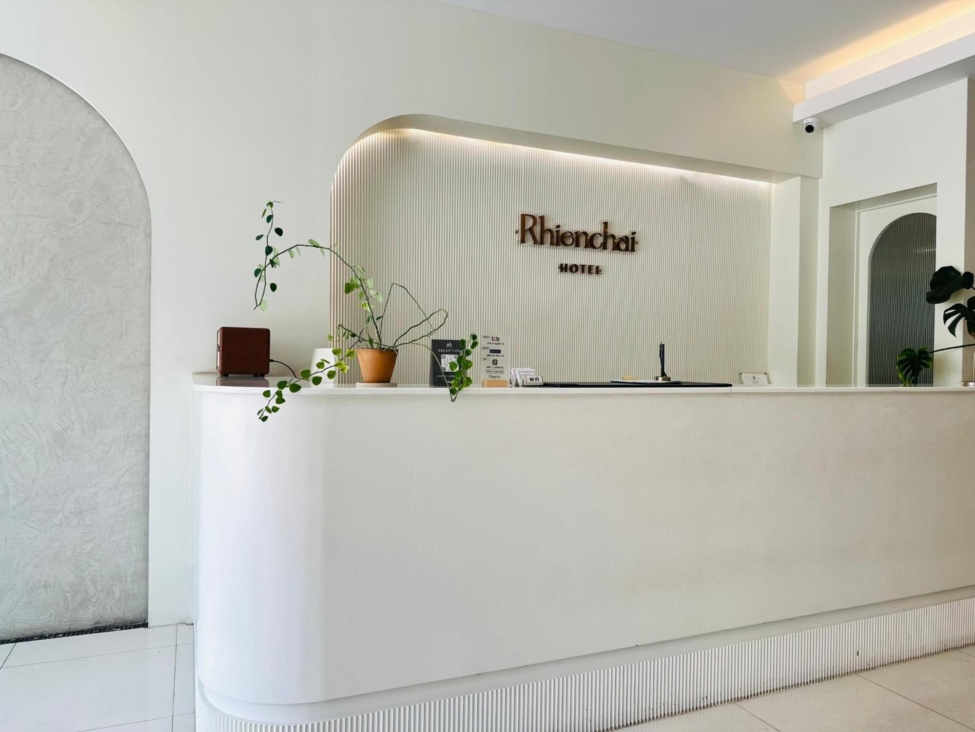 Rhienchai Place Hotel Surat Thani Zewnętrze zdjęcie