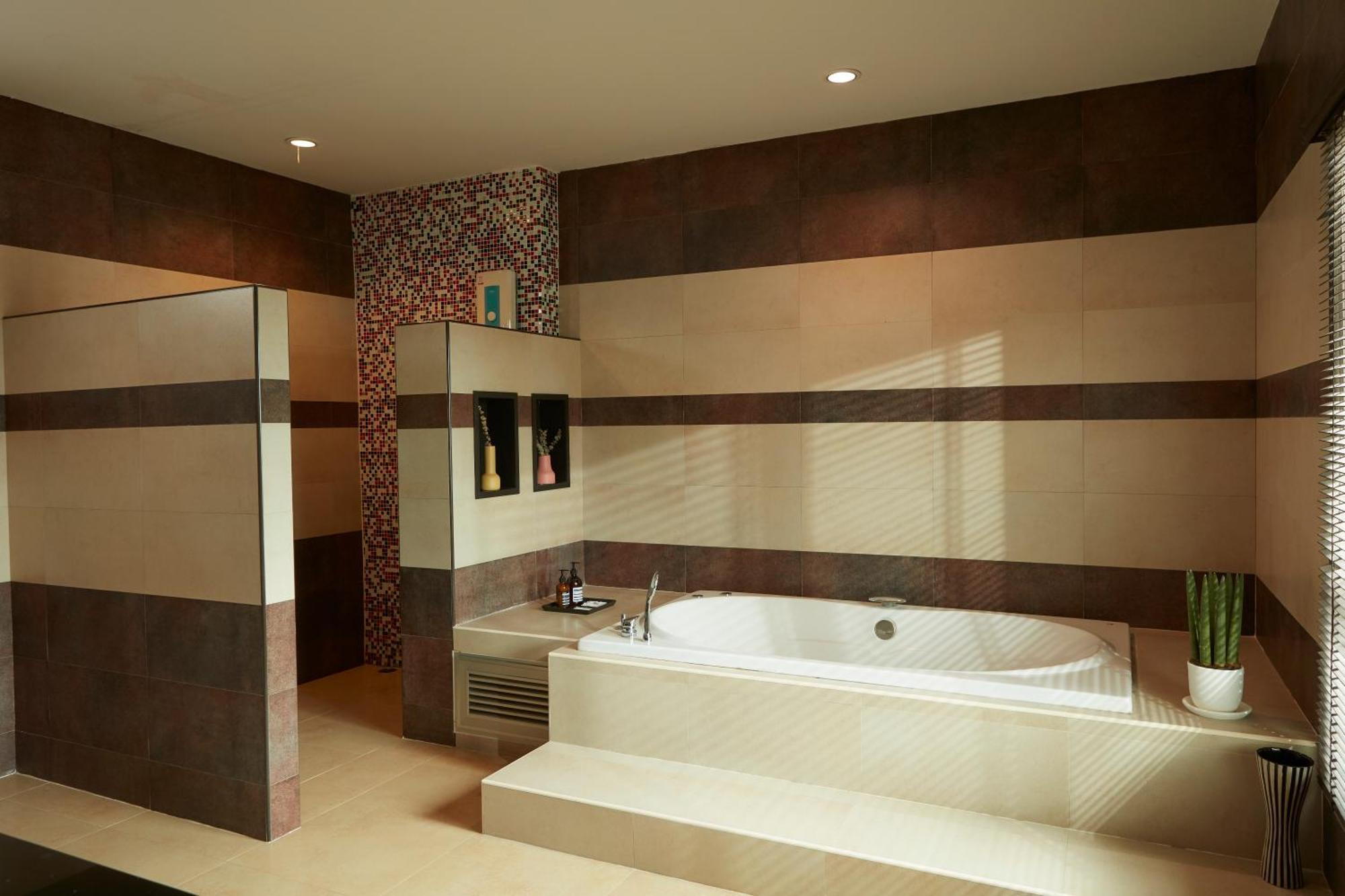 Rhienchai Place Hotel Surat Thani Zewnętrze zdjęcie